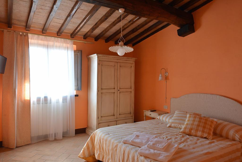Agriturismo Fraschetta มอนตาลชิโน ภายนอก รูปภาพ